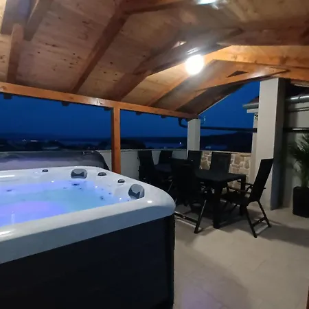 Vakantiehuis Jacuzzi Haus By Interhome