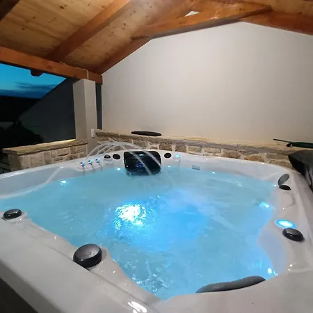 Jacuzzi Haus By Interhome * Posedarje