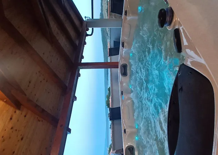 Jacuzzi Haus By Interhome * Поседарье