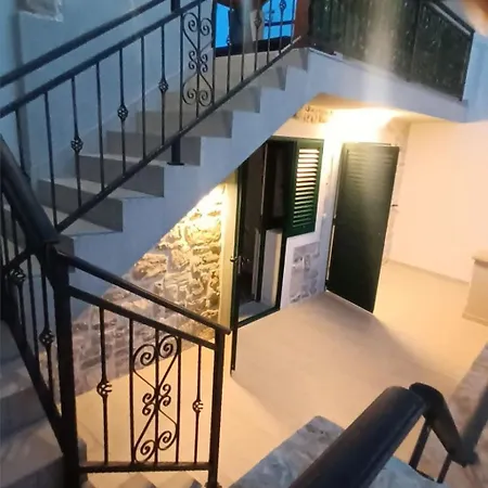 Jacuzzi Haus By Interhome Сasa de vacaciones Posedarje
